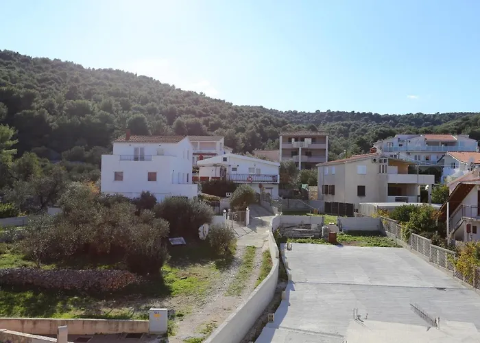 14541e Lägenhet Slatine